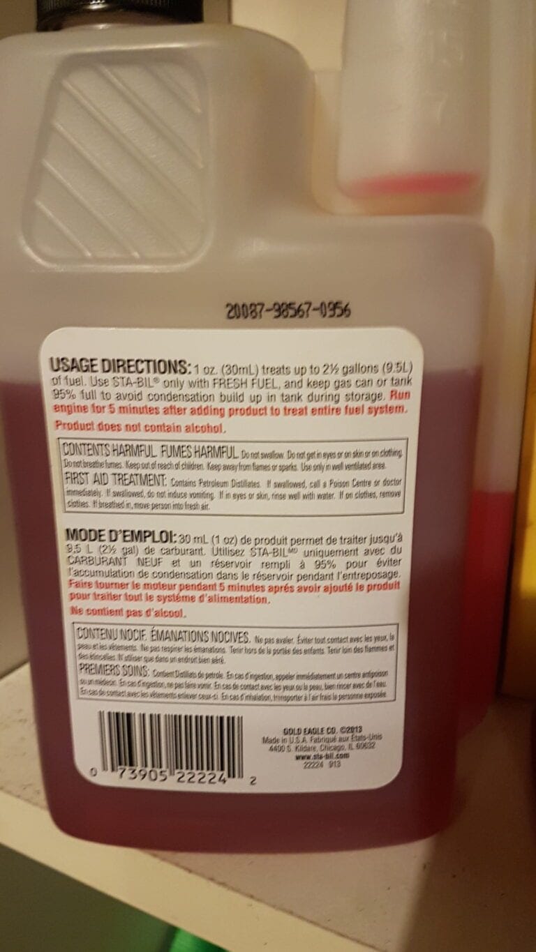 Back label of a STA-BIL bottle: 30 mL treats up to 9.5 L of fuel